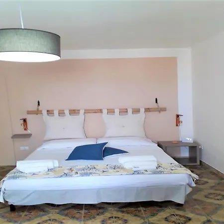 Estasi Sul Mare Bed & Breakfast 3*