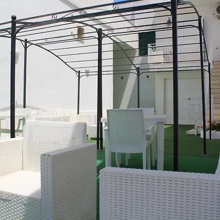 Estasi Sul Mare Bed & Breakfast