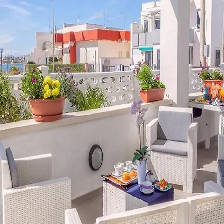 Estasi Sul Mare Bed & Breakfast 3*